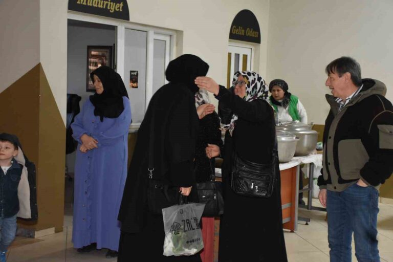 10 yıllık akraba iftarı geleneği 500 kişilik katılımla gerçekleşti