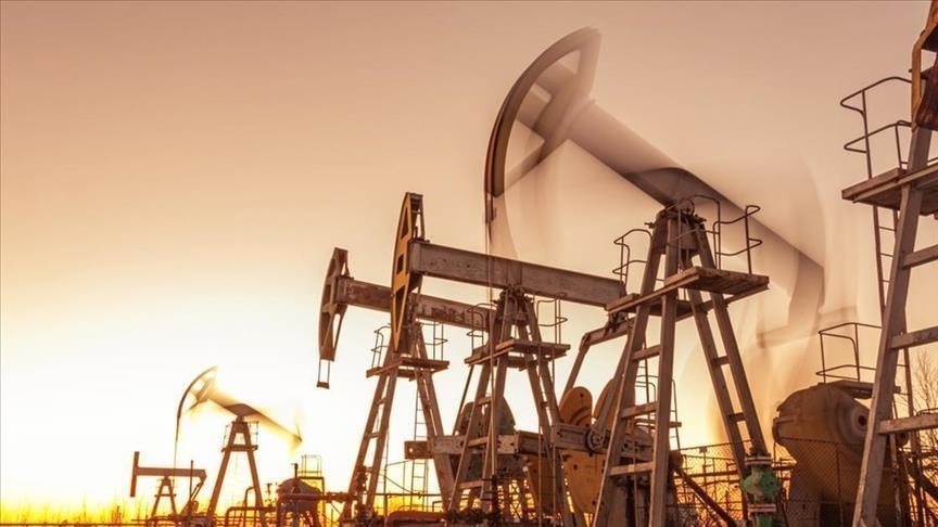 Brent petrolün varil fiyatı 90 doları aştı