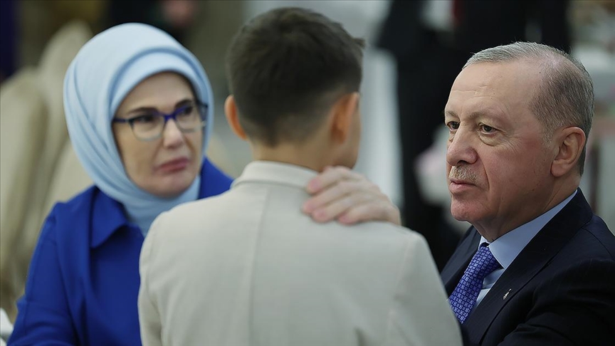Emine Erdoğan’dan devlet himayesindeki çocuklarla iftar programına ilişkin paylaşım
