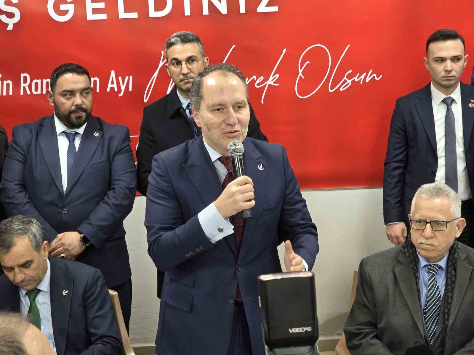 Fatih Erbakan Yozgat’ta vatandaşlarla iftar sofrasında buluştu