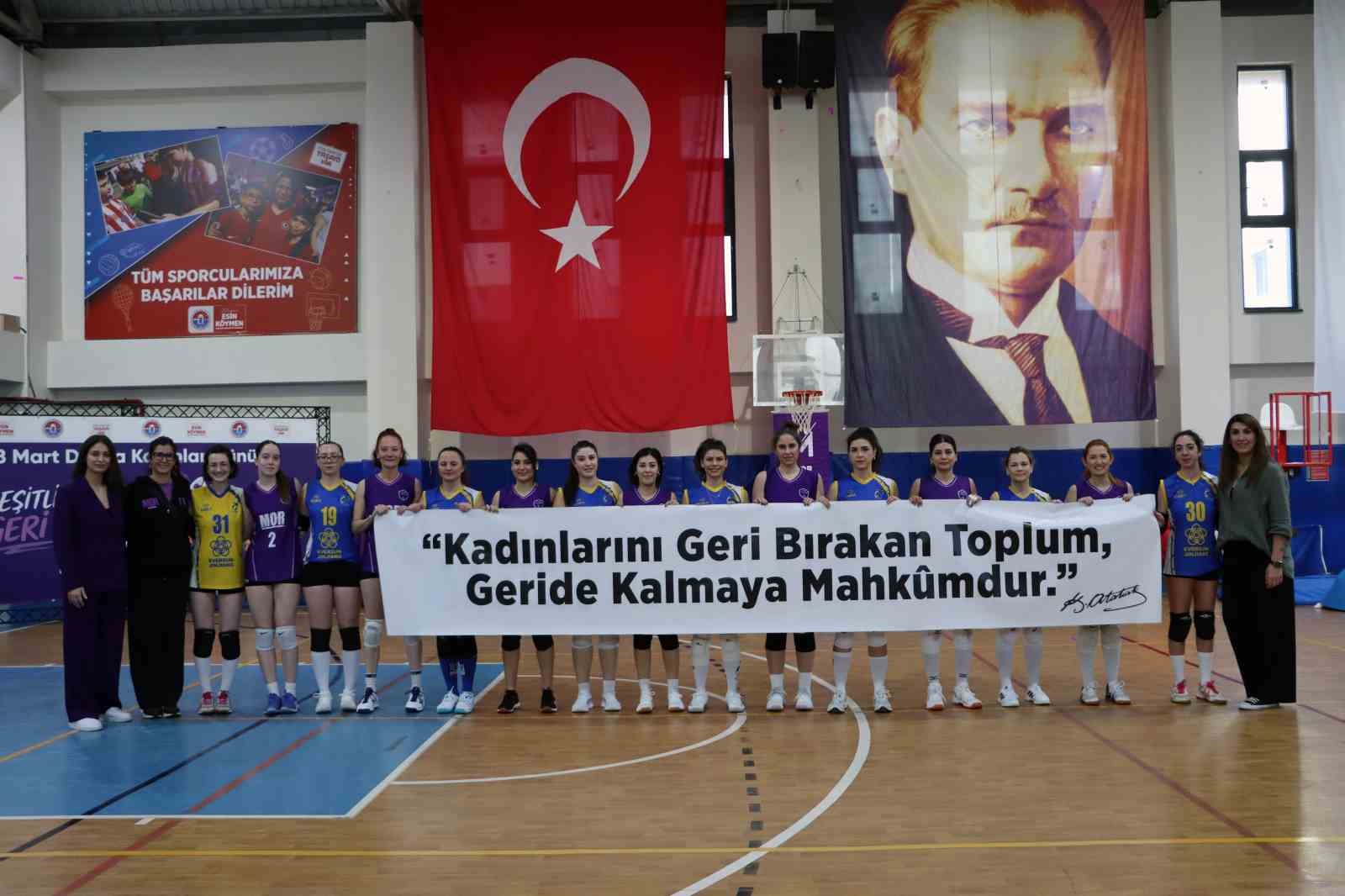 Maltepe’de filede anlamlı turnuva: kadınlar adına manşet attılar