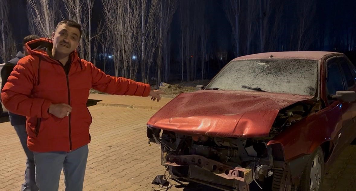Sattığı otomobilin parasını beklerken, kazalı haliyle karşılaştı