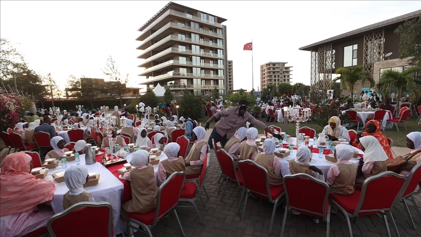 Türkiye’nin Dakar Büyükelçiliğinde yetimler yararına iftar düzenlendi