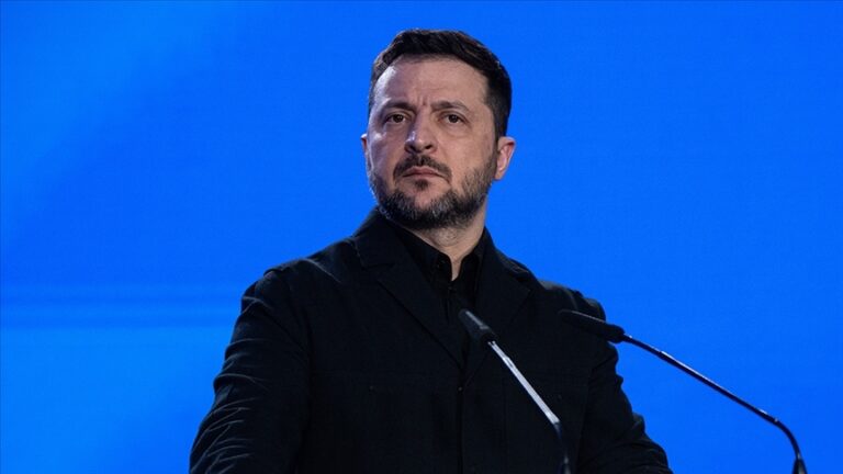 Zelenskiy, Orta Doğu’daki gelişmeler nedeniyle üçlü müzakerelerin ertelendiğini belirtti